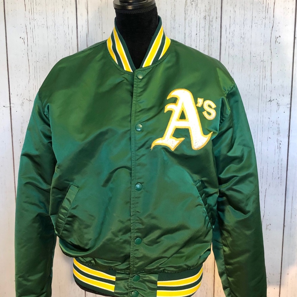 Vintage Oakland A’s Starter jacket in EUC sz L